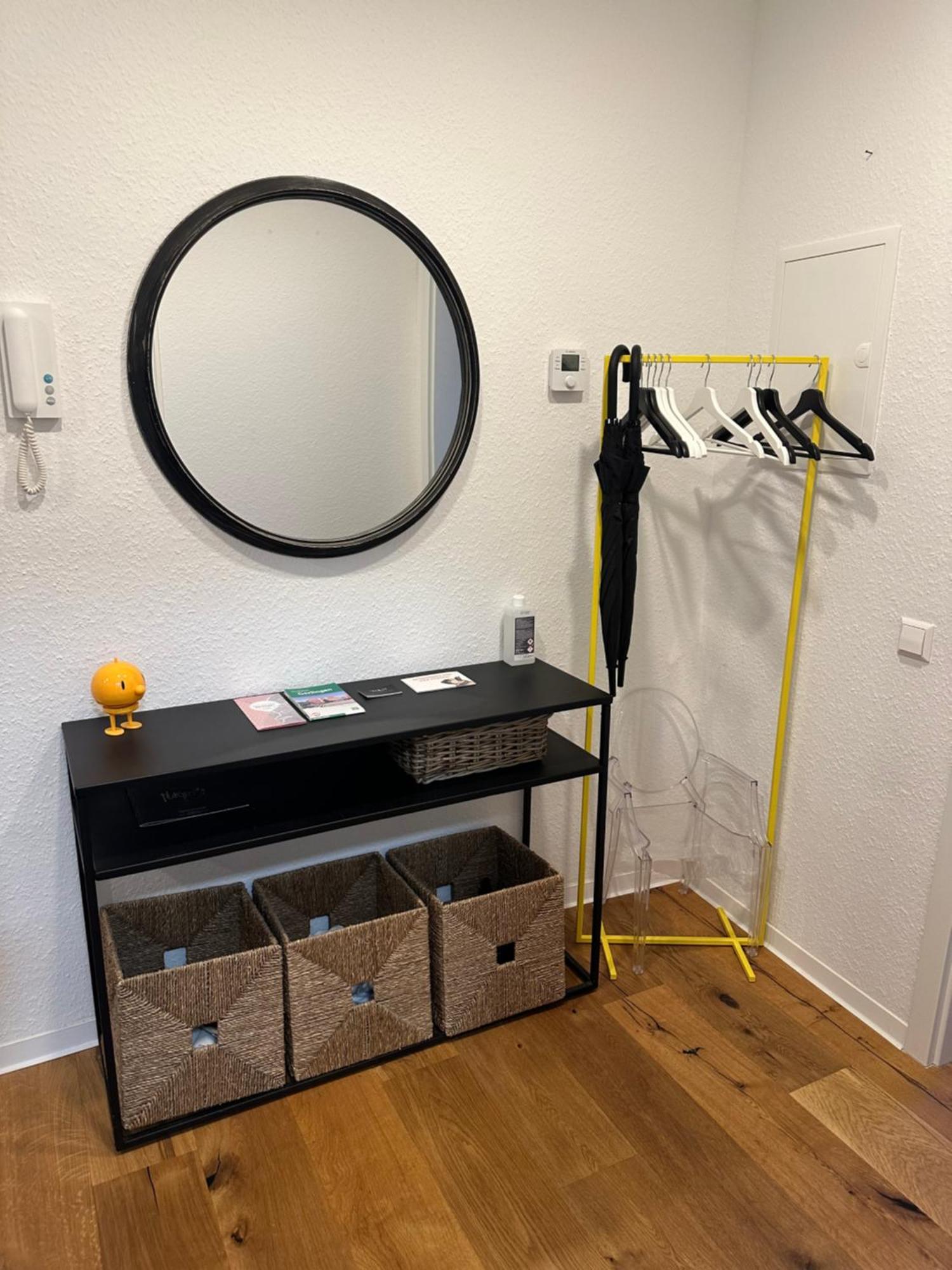 Stylisches Apartment Mit Grossem Tageslichbad Am Marktplatz Leonberg Exterior foto